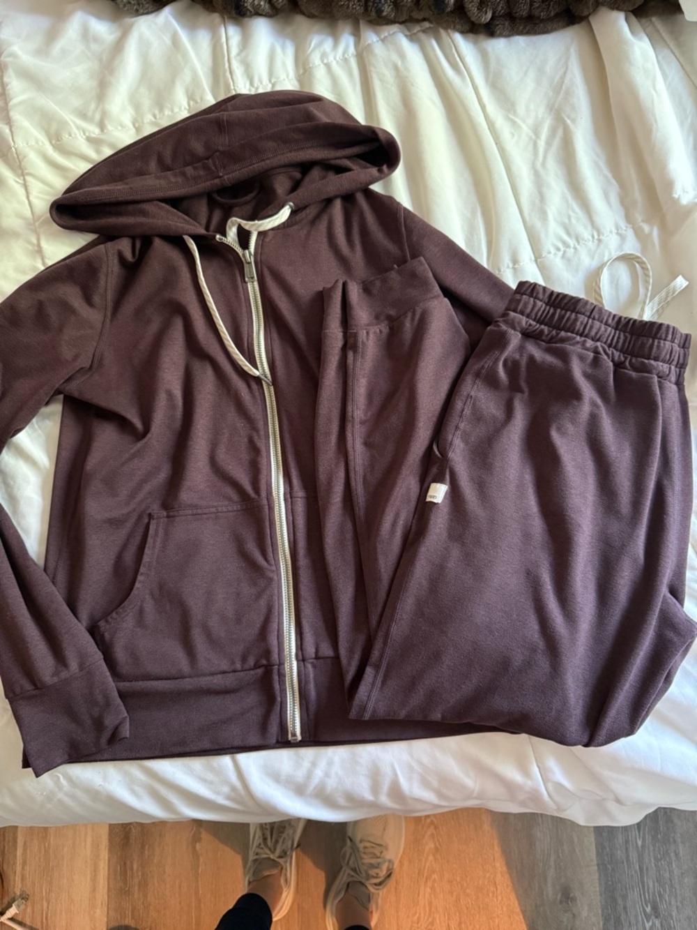 Vuori Women's brown Full-Zip Hoodie and Joggers